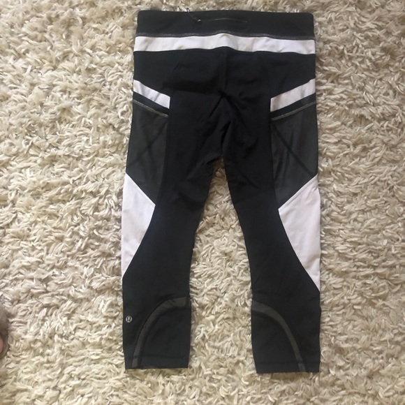 Lululemon~ Fast and Free 23” Leggings 🖤 - Picture 2 of 5